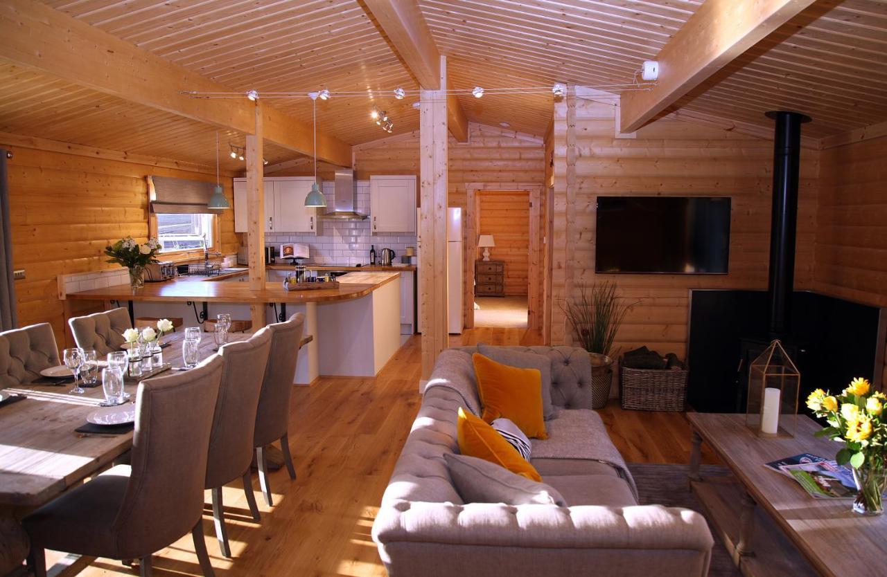 Cambridgeshire Lakes - Luxury Lodges In A Stunning Lake Location Gamlingay Экстерьер фото